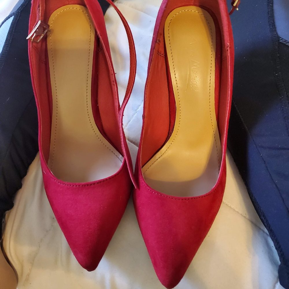 anne michelle worship-24m red suede ankle strap 7m